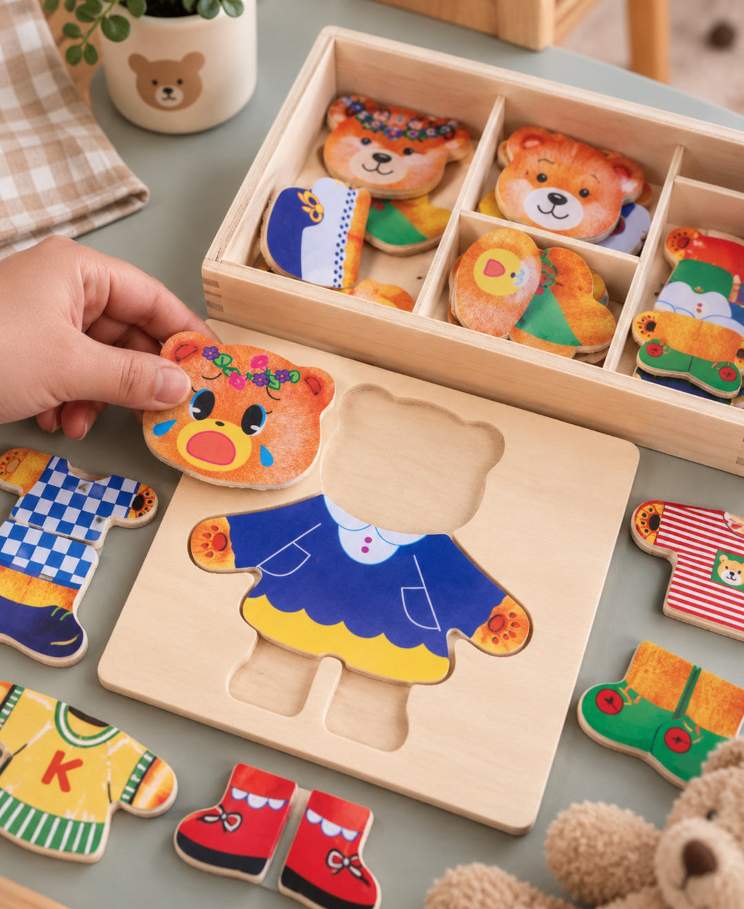 Boris - Puzzle en bois à habiller avec vêtements interchangeables