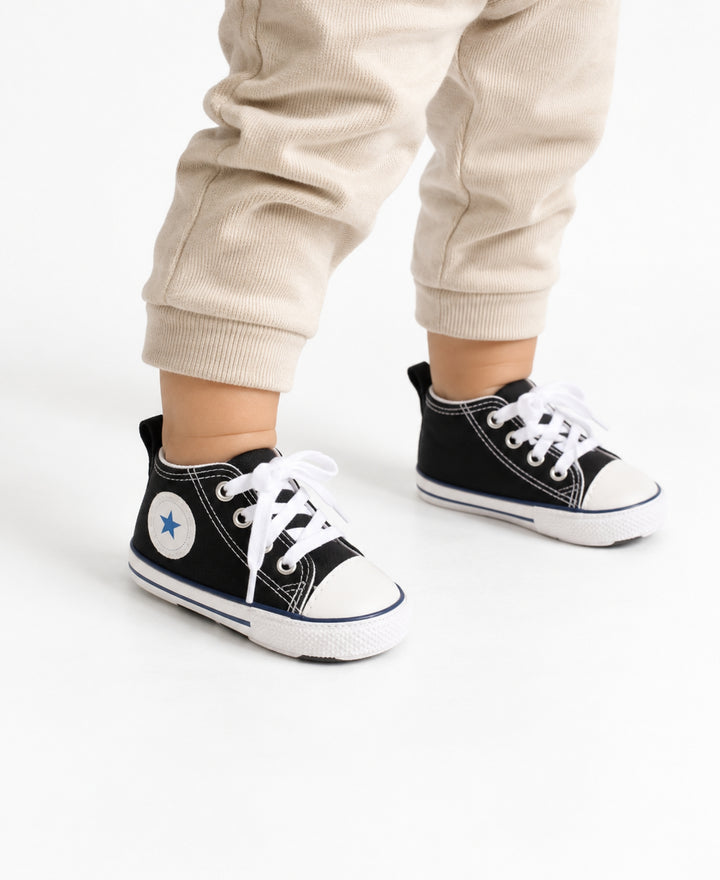 Chaussures bébé montantes à lacets avec étoile