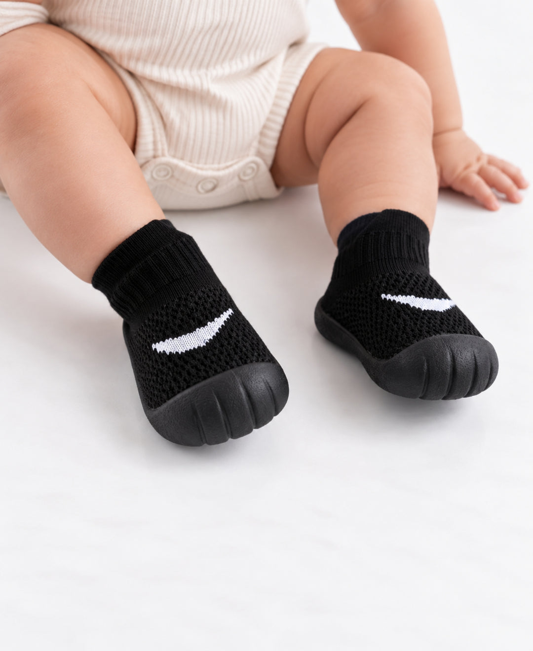 Chaussons chaussettes bébé en maille semelle épaisse