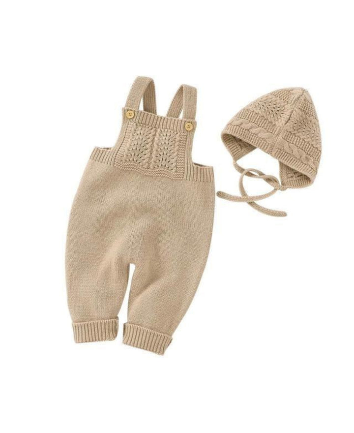 Salopette bébé tricotée avec bonnet assorti