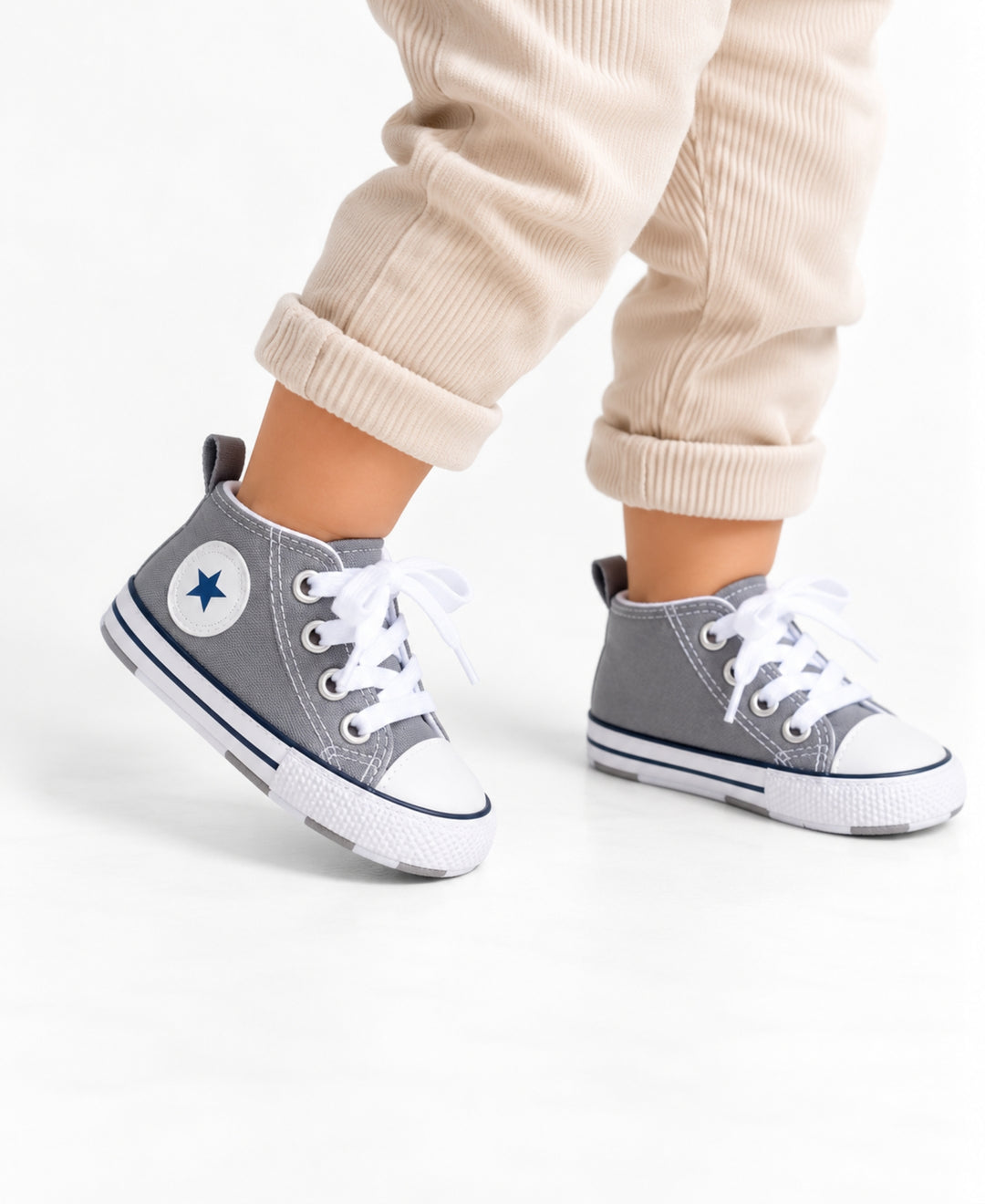 Chaussures bébé montantes à lacets avec étoile