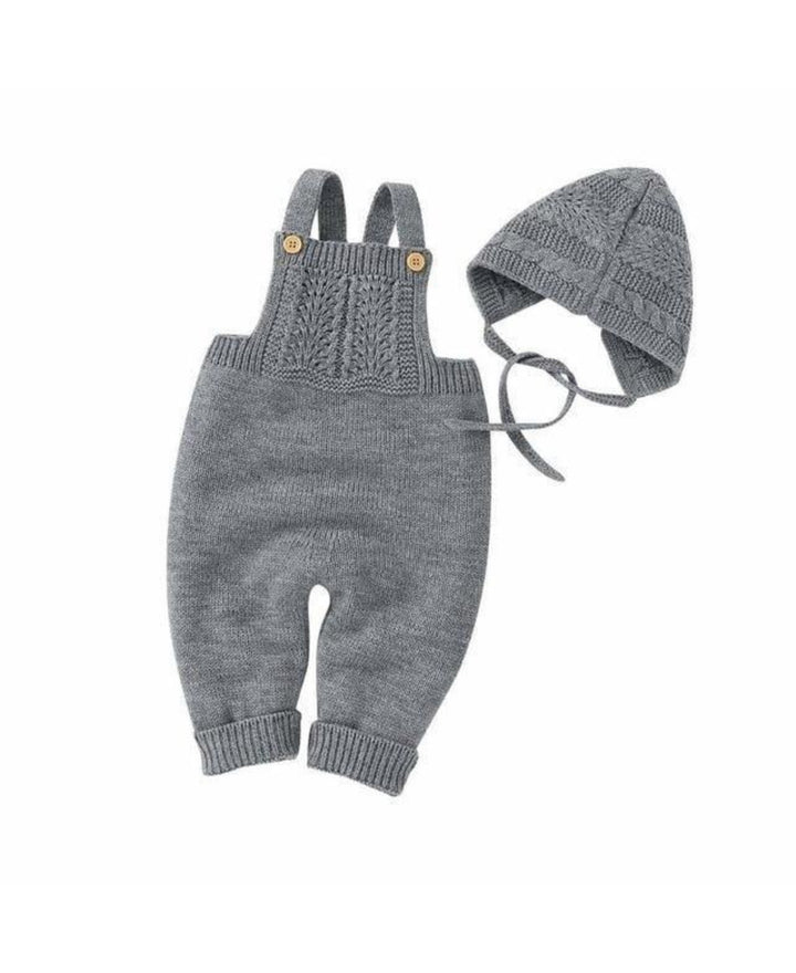 Salopette bébé tricotée avec bonnet assorti