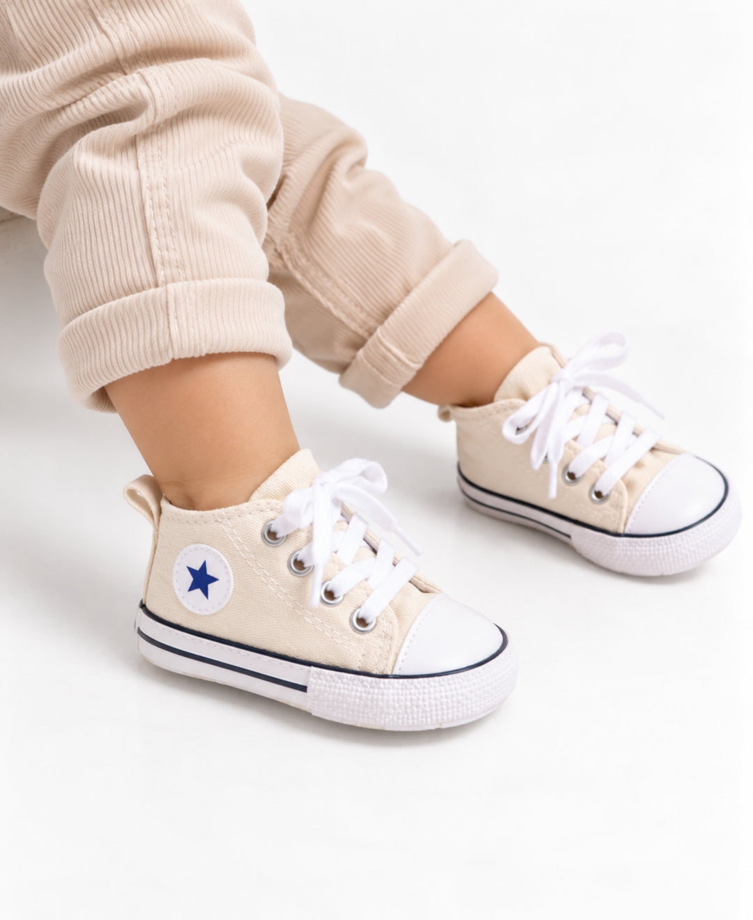 Chaussures bébé montantes à lacets avec étoile